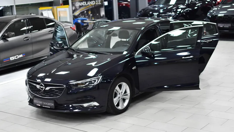 Opel Insignia Grand Sport 1.6d Innovation Image 1